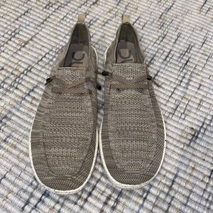 Men’s hey Dude greige slip ons US9